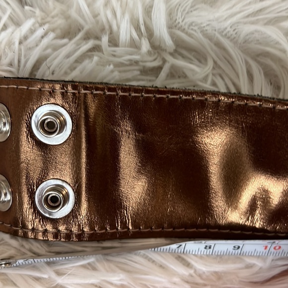 Hidden money compartment in this snap bracelet! - Picture 8 of 8